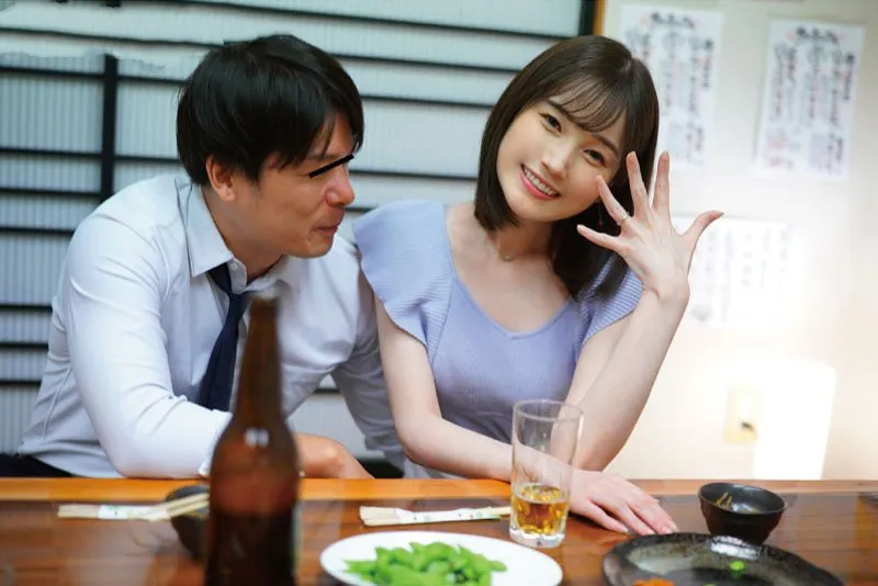 Cô vợ xin gã chồng đi họp lớp rồi mất liên lạc sau khi tình cũ đưa vào khách sạn