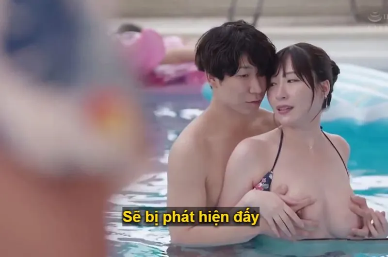 đi đi chơi kỷ niệm ngày cưới, ông chồng bỏ bà xã một mình vì bận công việc và cái kết