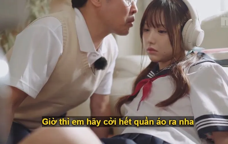 Gã nhà bên giả làm thầy giáo thôi miên em học sinh nữ để giở trò đồi bại